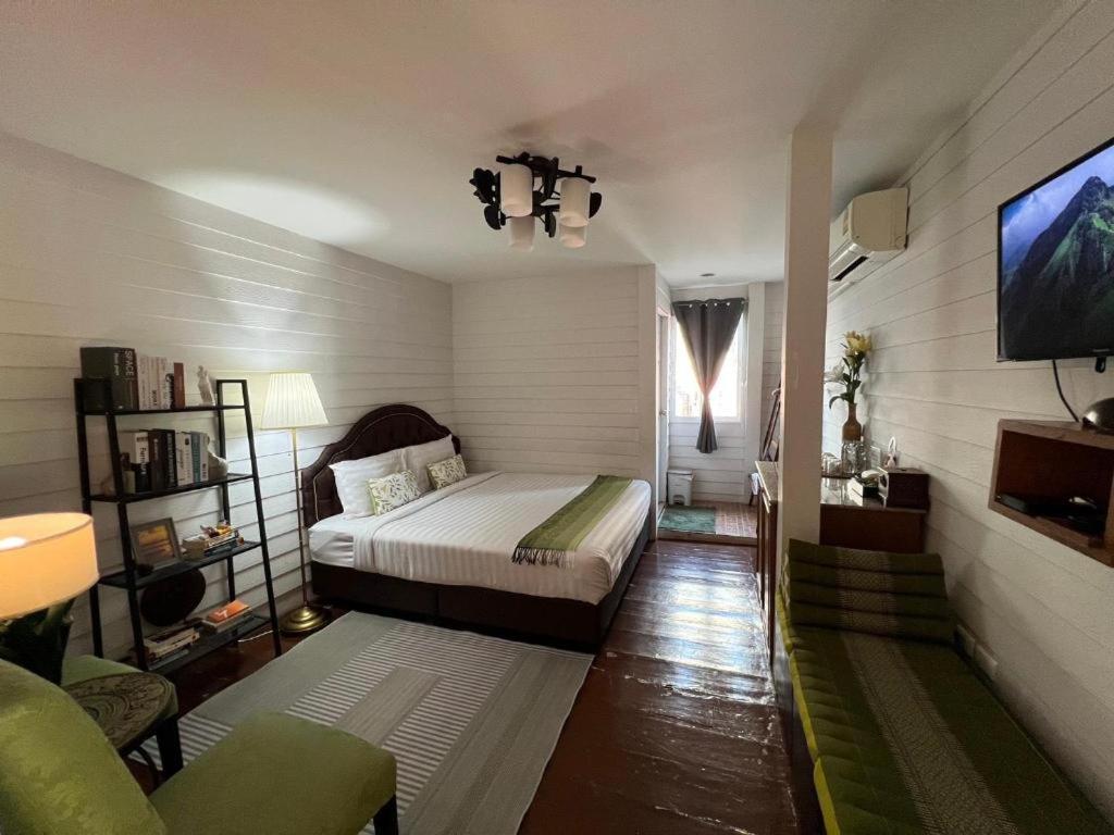 Ban Thungdang Housetel Bangkok Hotel Eksteriør billede