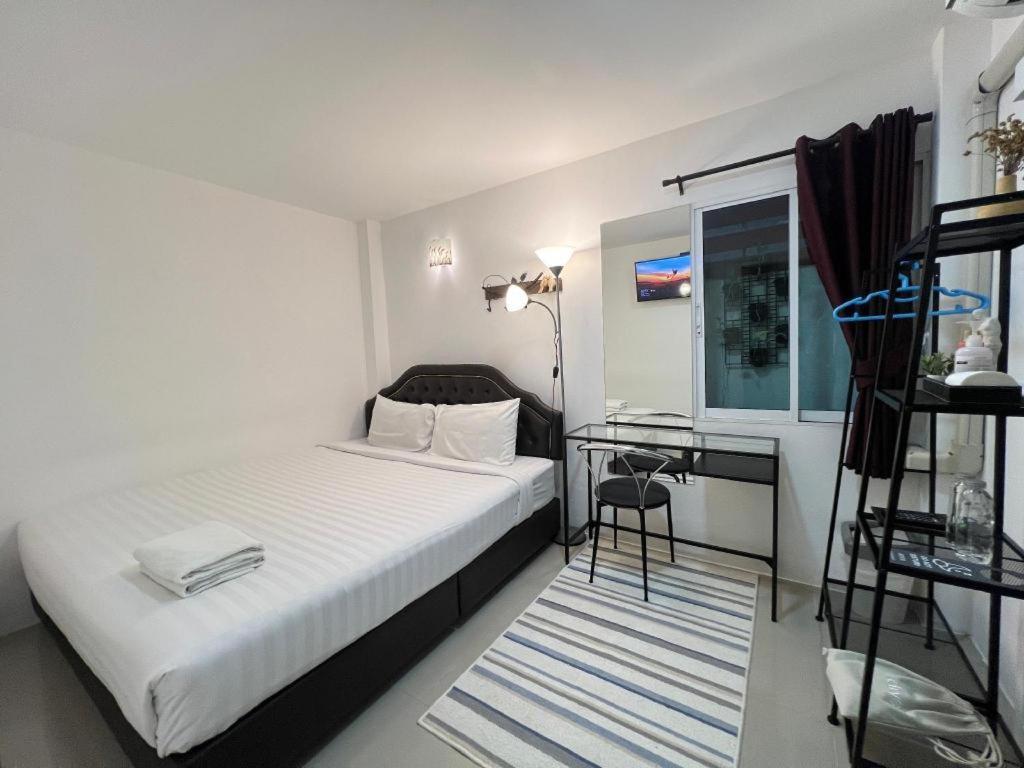 Ban Thungdang Housetel Bangkok Hotel Eksteriør billede