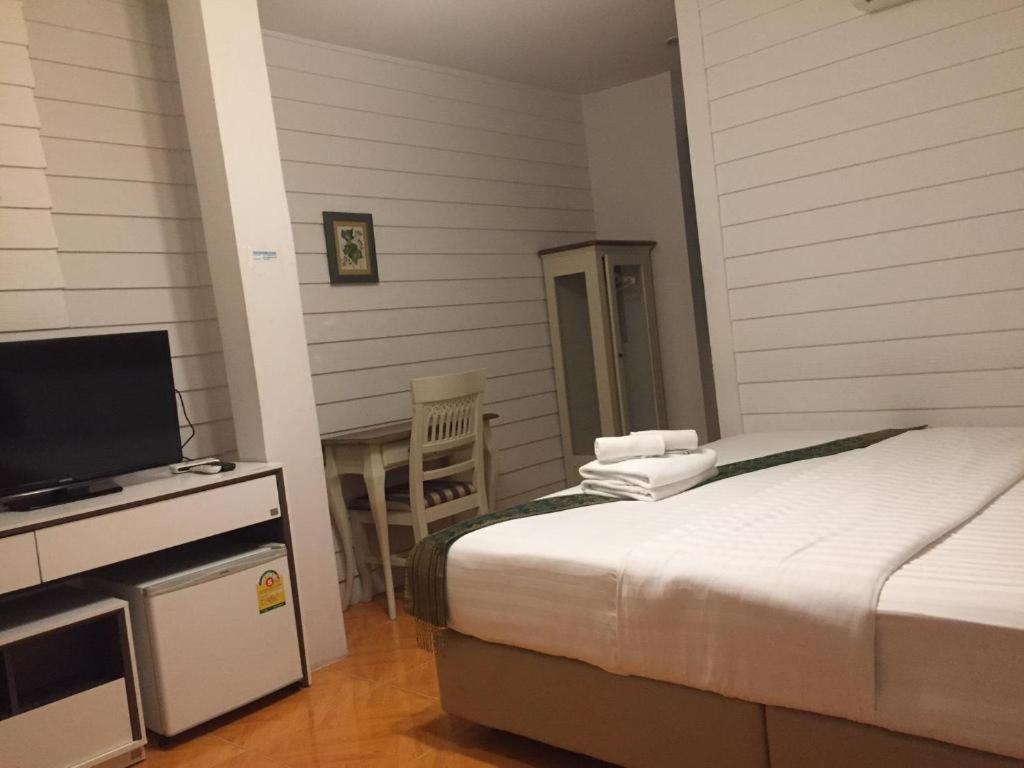 Ban Thungdang Housetel Bangkok Hotel Eksteriør billede