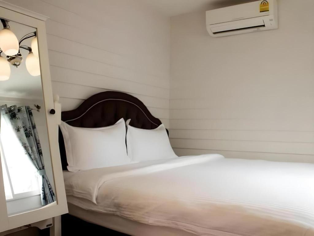 Ban Thungdang Housetel Bangkok Hotel Eksteriør billede