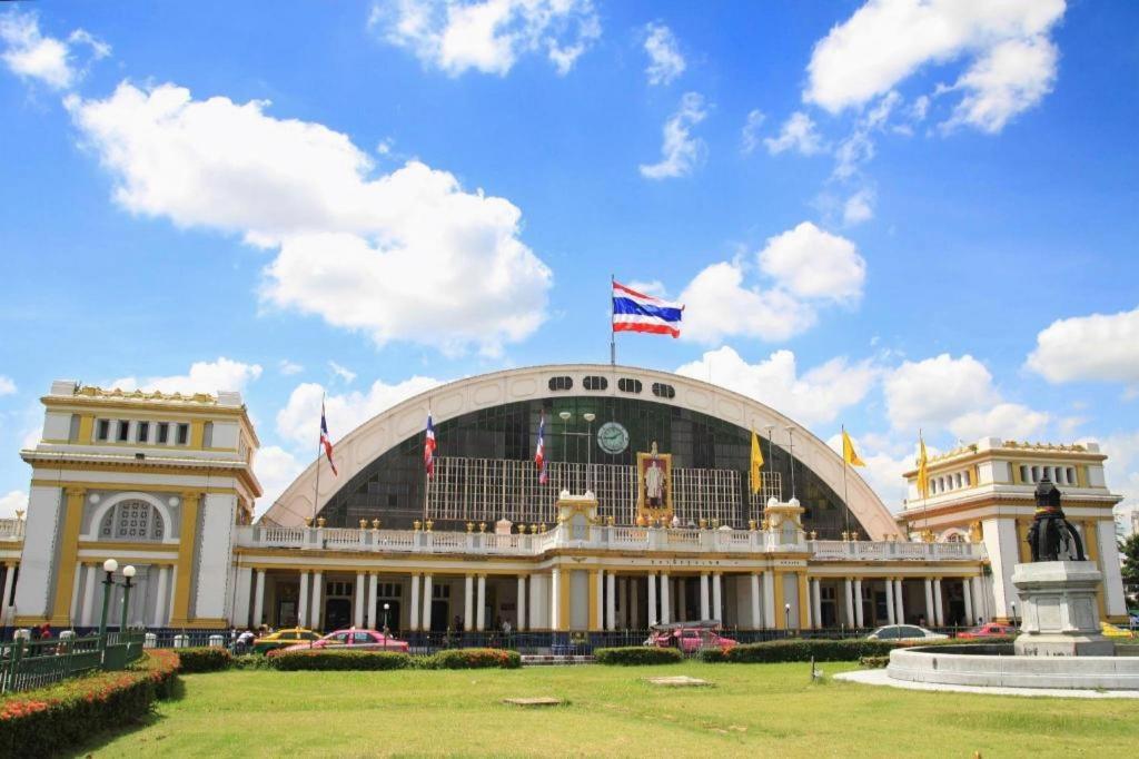 Ban Thungdang Housetel Bangkok Hotel Eksteriør billede